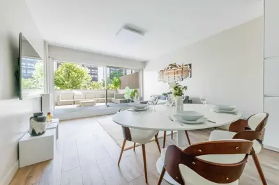 Coin salon dans l'établissement Superbe Appartement 1BDR - 2P Porte Maillot