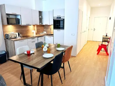 Cuisine ou kitchenette dans l'établissement Celine 28 Appartement au 16eme arrondissement, Victor hugo Prestige