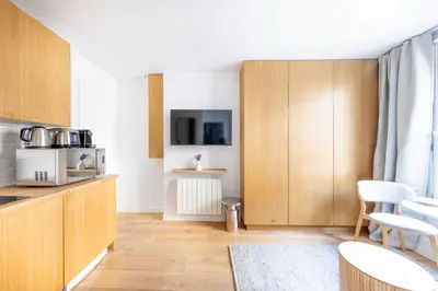 Cuisine ou kitchenette dans l'établissement Charming studio - 2P - Ternes 17th