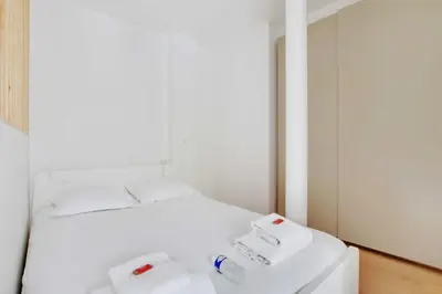 Un ou plusieurs lits dans un hébergement de l'établissement Beautiful 1BDR - 2P - Dauphine - 16e arr