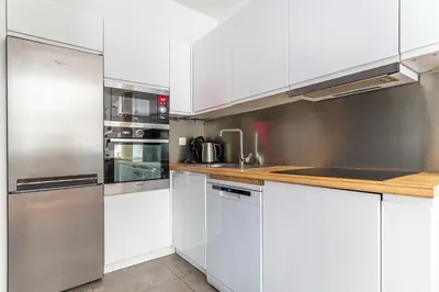 Cuisine ou kitchenette dans l'établissement Superb apartment - 2BDR - 4P - Champs-Élysées