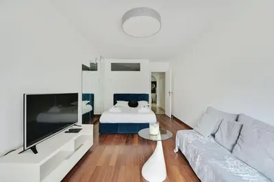 Télévision ou salle de divertissement dans l'établissement Superb apartment- 2P Ternes - Av Wagam - BAIL MOBILITE