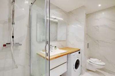 Salle de bains dans l'établissement Bright 1 BDR 4 P Republique-Belleville