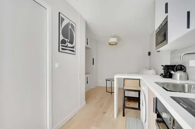 Cuisine ou kitchenette dans l'établissement Quiet studio for 2P - Oberkampf