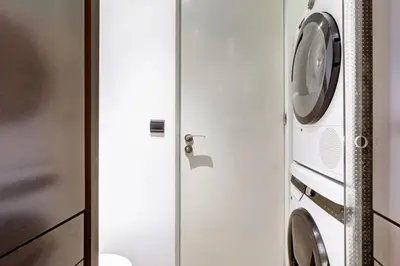 Salle de bains dans l'établissement Le Marais & Place de la Republique - 3BR - Paris Vacation Rentals