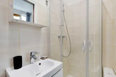 Salle de bains dans l'établissement Appt 1BDR - 3P near Roland-Garros - Boulogne