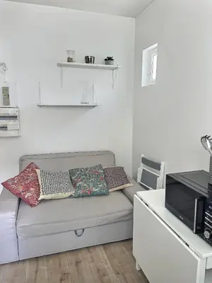 Cuisine ou kitchenette dans l'établissement Appartement Chill proche Paris quartier calme proximité de toutes commodités Idéal Professionels et petite famille moins 15 pourcent long séjour