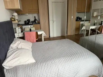 Cuisine ou kitchenette dans l'établissement Studio sympa à Paris en métro -balcon & wifi