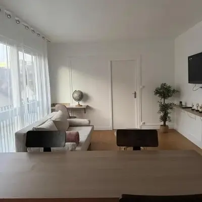 Courbevoie Apartment - HBA