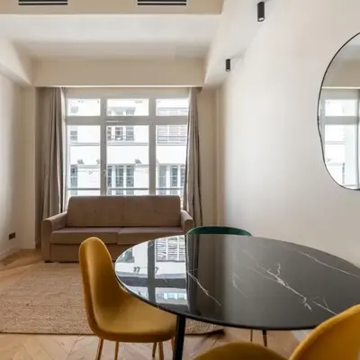 Bright and Cozy Duplex for 4 near Bastille