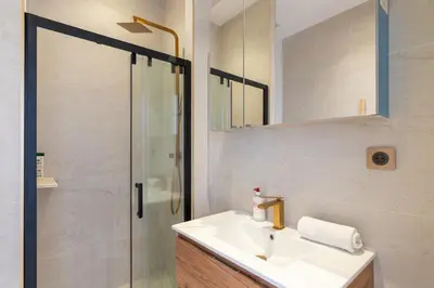 Salle de bains dans l'établissement Cosy and Modern Studio for 2 close to Bastille