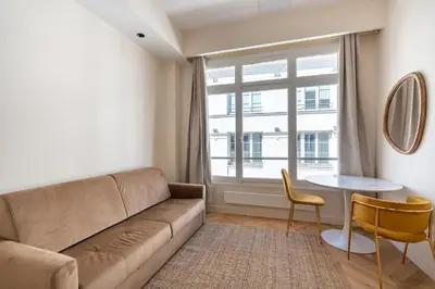 Coin salon dans l'établissement Stylish Duplex for 4 in Bastille Paris