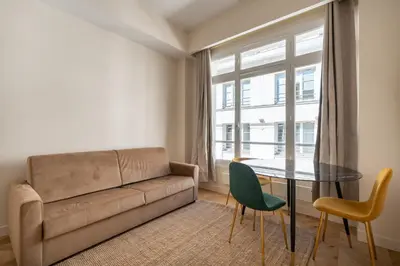 Coin salon dans l'établissement Spacious Paris Duplex for 4 Near Bastille