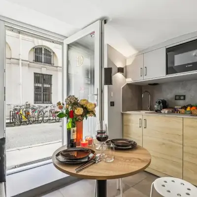 Lavie Maison - Basement Apt front Palais Royal