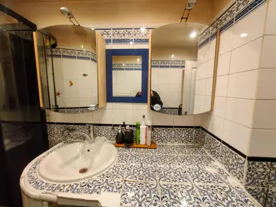 Salle de bains dans l'établissement Le Balcon Victor Hugo - Clichy Paris