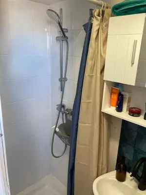 Salle de bains dans l'établissement Studio lumineux Montparnasse