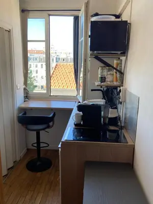 Cuisine ou kitchenette dans l'établissement Studio lumineux Montparnasse