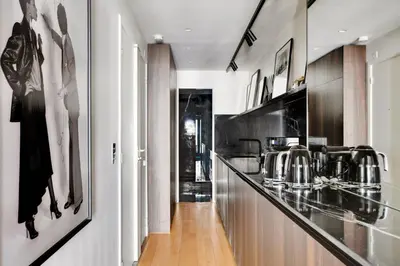 Cuisine ou kitchenette dans l'établissement Pick A Flat's Apartment in Montaigne - Avenue Montaigne