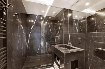 Salle de bains dans l'établissement Pick A Flat's Apartment in Montaigne - Avenue Montaigne
