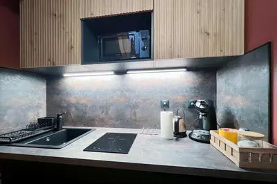 Cuisine ou kitchenette dans l'établissement Beautiful Souplex - 2P - Nation