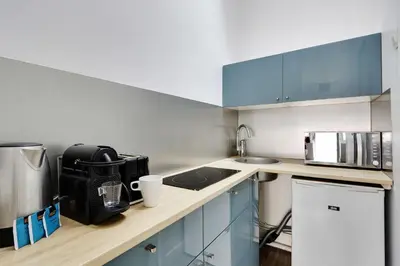 Cuisine ou kitchenette dans l'établissement Magnificent studio - 4P - Near Bastille