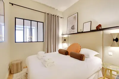 Un ou plusieurs lits dans un hébergement de l'établissement Serene apartment - 1BR 4P - Canal St-Martin