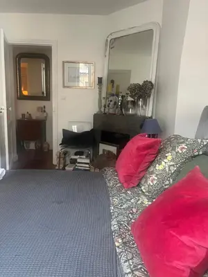 Un ou plusieurs lits dans un hébergement de l'établissement Bedroom in Paris