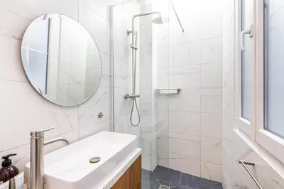 Salle de bains dans l'établissement GuestReady - Flat near the Luxembourg Gardens