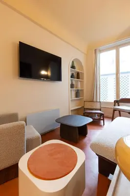 Télévision ou salle de divertissement dans l'établissement NoChichi Collections - Tuileries