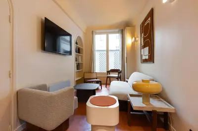 Télévision ou salle de divertissement dans l'établissement NoChichi Collections - Tuileries