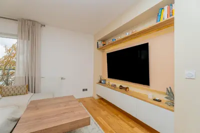Télévision ou salle de divertissement dans l'établissement Le Perchoir Design, Comfort & Eiffel View