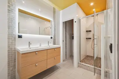 Salle de bains dans l'établissement Superb appartment 2BDR 6P - Haut-Marais