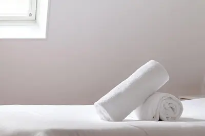 Un ou plusieurs lits dans un hébergement de l'établissement 24 Madrid - Appartement Saint-Lazare 6P