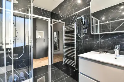 Salle de bains dans l'établissement Stunning apartment - 1BR 4P - Opéra Garnier