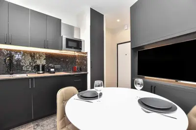 Cuisine ou kitchenette dans l'établissement Magnificent studio - 2P - near Opéra Garnier