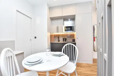 Cuisine ou kitchenette dans l'établissement Magnificent studio - 2P - near the Palais Garnier