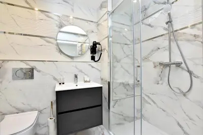 Salle de bains dans l'établissement Authentic apartment - 2BR 6P - Palais Garnier