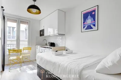 Cuisine ou kitchenette dans l'établissement Elegant studio Quartier Montmartre