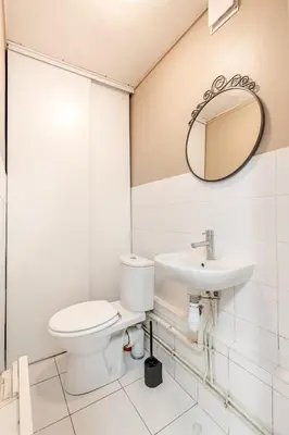 Salle de bains dans l'établissement Coquette Maisonnette Place Denfert-Rochereau