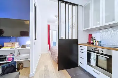 Cuisine ou kitchenette dans l'établissement Charming pied-à-terre near Sacré Coeur