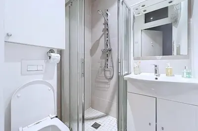 Salle de bains dans l'établissement Charming pied-à-terre near Sacré Coeur
