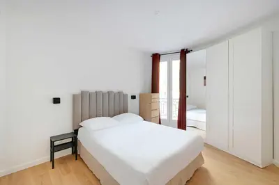 Un ou plusieurs lits dans un hébergement de l'établissement Superb apt a c – 2BR 6P – St Germain-des-Prés