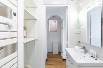Salle de bains dans l'établissement GuestReady - Cosy flat near Arc de Triomphe