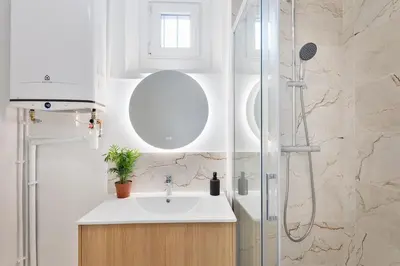 Salle de bains dans l'établissement 3P Cocooning prés Paris La Défense Champs Élysées