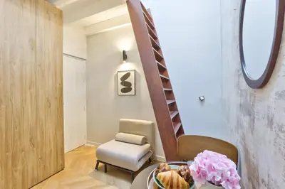 Plan de l'établissement Elegant studio en mezzanine - Parc Monceau