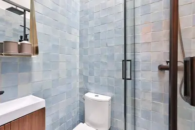 Salle de bains dans l'établissement Elegant studio en mezzanine - Parc Monceau