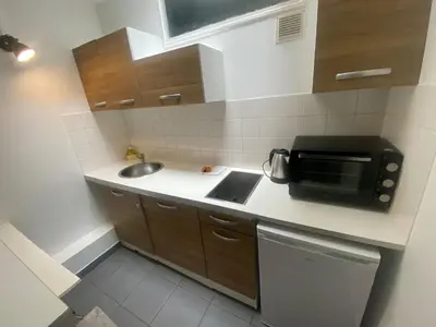 Cuisine ou kitchenette dans l'établissement Jolie 2 pieces metro voltaire - Paris 11 - 2P