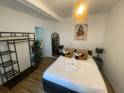 Un ou plusieurs lits dans un hébergement de l'établissement Jolie 2 pieces metro voltaire - Paris 11 - 2P