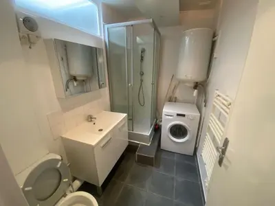 Salle de bains dans l'établissement Jolie 2 pieces metro voltaire - Paris 11 - 2P