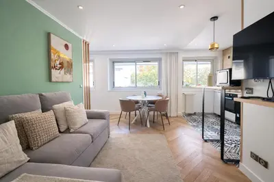 Cuisine ou kitchenette dans l'établissement Appartement charmant au coeur du 16eme